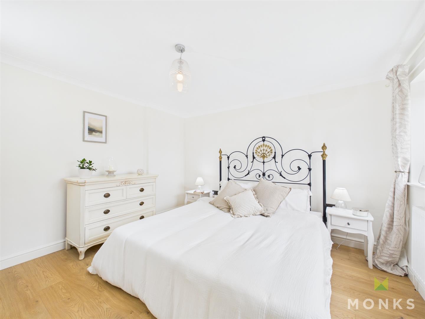 37 Llanforda Mead, Oswestry, SY11 1TS For Sale